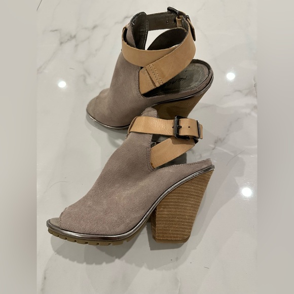 Kenneth Cole heels - Picture 2 of 4